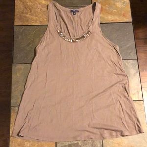 Taupe gap tank medium